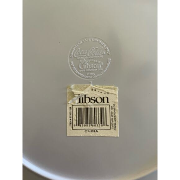 Gibson Melamine Christmas Santa Coca-Cola Dinnerware 4 Plates & Bowls - Picture 13 of 15